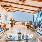 Peaceful Downtown 1-bedrm With Scenic Private Deck Makarska