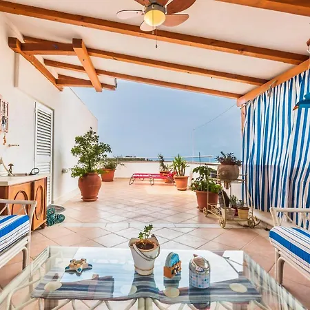 Peaceful Downtown 1-bedrm With Scenic Private Deck Makarska