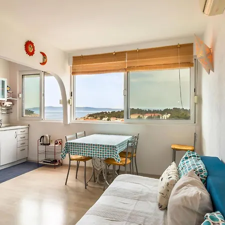Peaceful Downtown 1-bedrm With Scenic Private Deck * Makarska